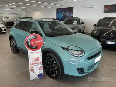 Usata Fiat 600 La Prima 110 CV (80 kW) 2025 Bluazzurro SUV
