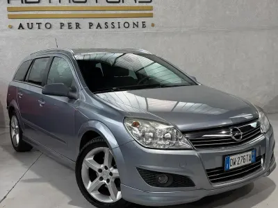 Begagnad Opel Astra Sport 110 HK (80 kW) 2009 Grå Kombi