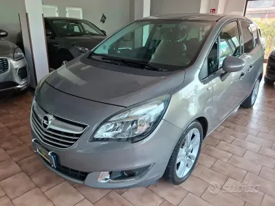 Usata Opel Meriva Cosmo 120 CV (88 kW) 2015 Grigio Monovolume