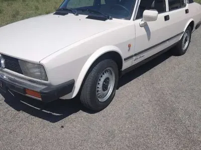 Usata Alfa Romeo Alfetta 109 CV (80 kW) 1982 Bianco Berlina