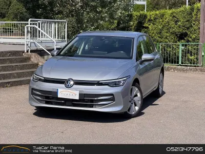 Usata VW Golf VIII Style 150 CV (110 kW) 2025 Grigio Berlina