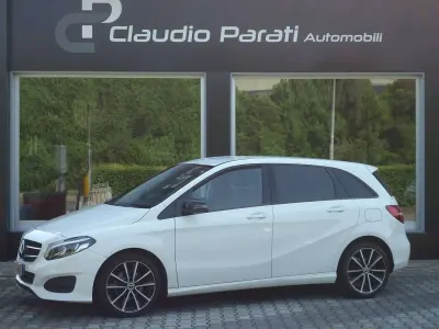 Usata Mercedes B200 136 CV (100 kW) 2017 Calcite Utilitaria