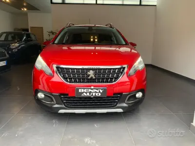 Usata Peugeot 2008 Allure 99 CV (72 kW) 2017 Rosso SUV