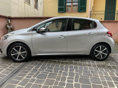 usata Peugeot 208 BlueHDi 75 5 porte Allure