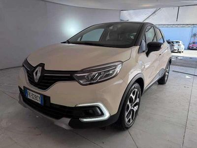 Usado Renault Captur Intens 110 CV (80 kW) 2017 Beige SUV