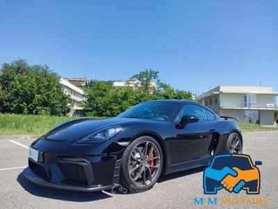 Porsche Cayman GT4