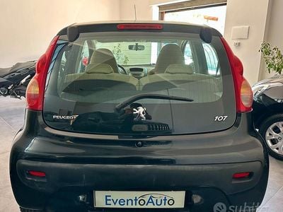 Usata Peugeot 107 68 CV (50 kW) 2007 Nero Utilitaria