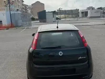 Usata Fiat Grande Punto 90 CV (66 kW) 2009 Nero Utilitaria