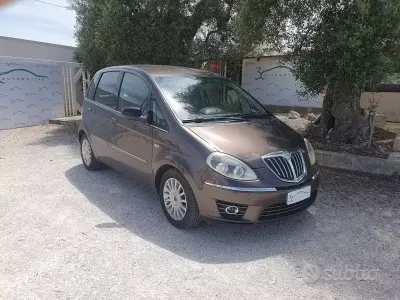 Usata Lancia Musa Platinum 95 CV (69 kW) 2011 Marrone Monovolume