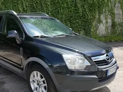 Usado Opel Antara Cosmo 150 CV (110 kW) 2010 Negro SUV