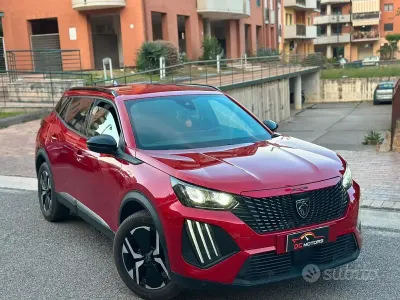 Usata Peugeot 2008 Allure 101 CV (74 kW) 2023 Rosso SUV