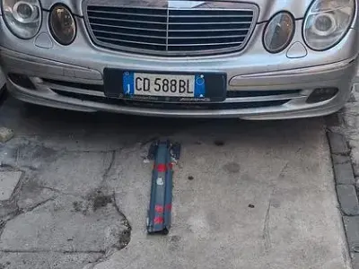 Usata Mercedes E270 177 CV (130 kW) 2002 Grigio Berlina