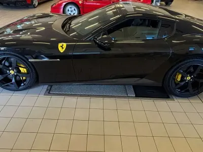 Nuova Ferrari 12 Cilindri 829 CV (609 kW) 2026 Cabrio