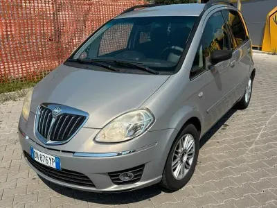 Usata Lancia Musa 69 CV (50 kW) 2008 Grigio Monovolume