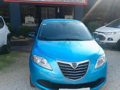 Usata Lancia Ypsilon 69 CV (50 kW) 2014 Blu Utilitaria