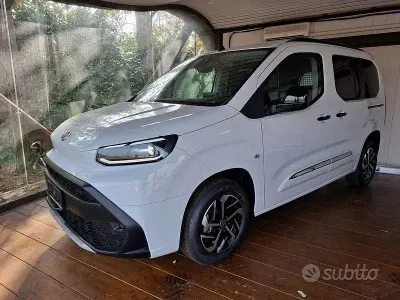 Nuova Toyota Proace Verso City 101 CV (74 kW) 2026 Bianco Station wagon