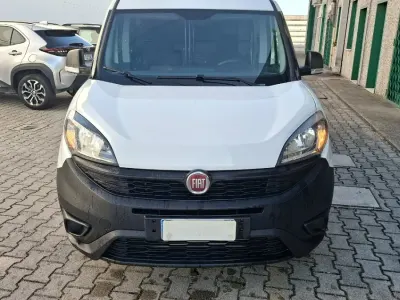 Usata Fiat Doblò Easy 105 CV (77 kW) 2022 Bianco Monovolume