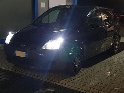 Begagnad Ford Fiesta 68 HK (50 kW) 2006 Svart Halvkombi