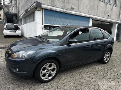 Usata Ford Focus 115 CV (84 kW) 2010 Grigio Berlina
