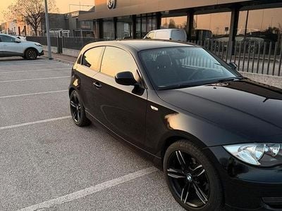 Usata BMW 118 143 CV (105 kW) 2011 Nero Utilitaria