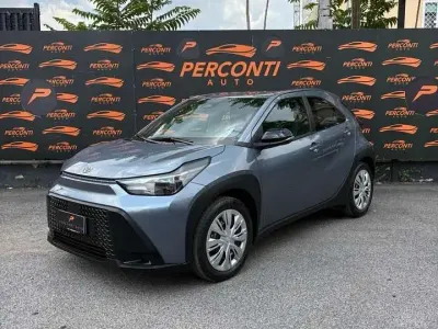 Nuova Toyota Aygo X 92 CV (67 kW) 2026 Grigio chiaro SUV