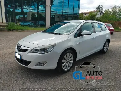 Usata Opel Astra 100 CV (73 kW) 2012 Bianco Station wagon