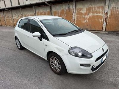 Usata Fiat Punto Street 85 CV (62 kW) 2013 Bianco pastello Utilitaria