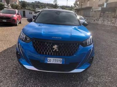 Usata Peugeot 2008 GT 110 CV (80 kW) 2022 Blu SUV