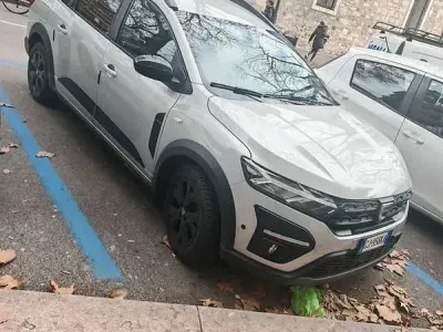 Käytetty Dacia Jogger