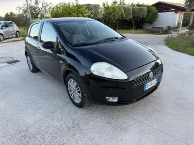 Usata Fiat Grande Punto Dynamic 90 CV (66 kW) 2006 Nero Utilitaria