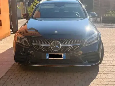 Usata Mercedes 300 Premium 194 CV (142 kW) 2020 Nero Station wagon