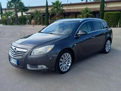 Usata Opel Insignia Cosmo 160 CV (117 kW) 2011 Grigio Station wagon