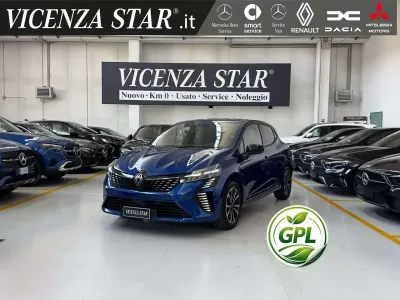 Usata Renault Clio V Techno 90 CV (66 kW) 2025 Blu iron Berlina