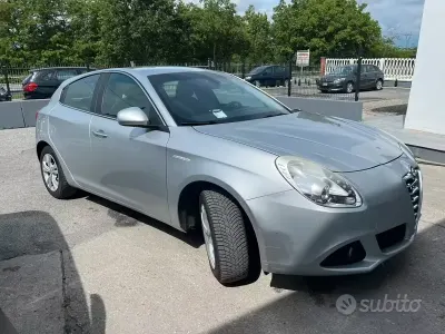 Usata Alfa Romeo Giulietta 170 CV (125 kW) 2012 Grigio Utilitaria