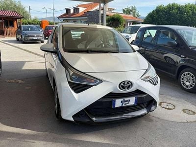 Usata Toyota Aygo Business Edition 72 CV (52 kW) 2019 Bianco Utilitaria