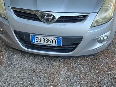 Usata Hyundai i20 100 CV (73 kW) 2010 Grigio Utilitaria