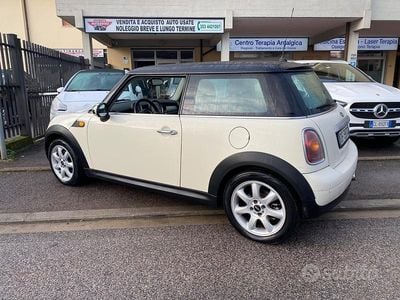 Usata Mini Cooper D Pepper 108 CV (79 kW) 2007 Giallo Utilitaria