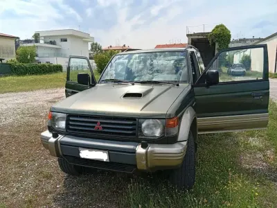 Usata Mitsubishi Pajero Top 125 CV (91 kW) 1995 Verde SUV