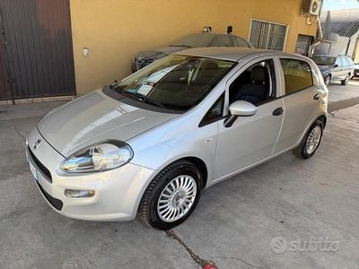 Usata Fiat Punto Street 77 CV (56 kW) 2017 Grigio Utilitaria