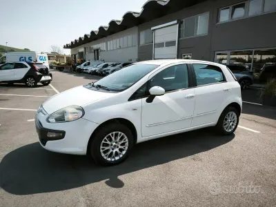 Usata Fiat Punto Evo Dynamic 70 CV (51 kW) 2009 Bianco Utilitaria