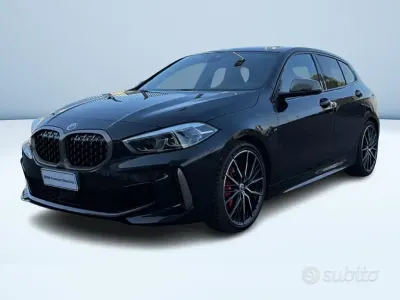 Usata BMW M135 Comfort Edition 306 CV (225 kW) 2022 Nero metallizzato Utilitaria
