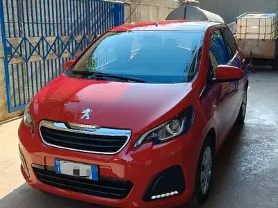Usata Peugeot 108 Active 72 CV (52 kW) 2019 Rosso Utilitaria