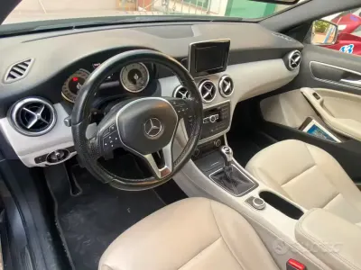 Usata Mercedes A200 136 CV (100 kW) 2014 Grigio Berlina