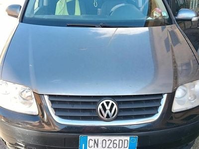 Usata VW Touran 101 CV (74 kW) 2005 Grigio Monovolume