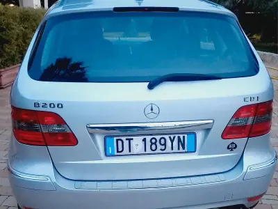 Usata Mercedes B200 140 CV (102 kW) 2009 Grigio Monovolume