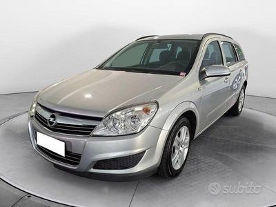 Usata Opel Astra Cosmo 116 CV (85 kW) 2010 Argento Station wagon