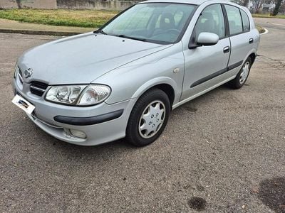 Usata Nissan Almera 89 CV (65 kW) 2000 Argento Berlina