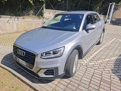 Usata Audi Q2 Business 116 CV (85 kW) 2020 Argento SUV