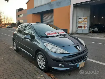 Usata Peugeot 207 73 CV (53 kW) 2010 Grigio Berlina
