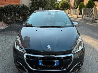 Usata Peugeot 208 82 CV (60 kW) 2017 Nero Utilitaria